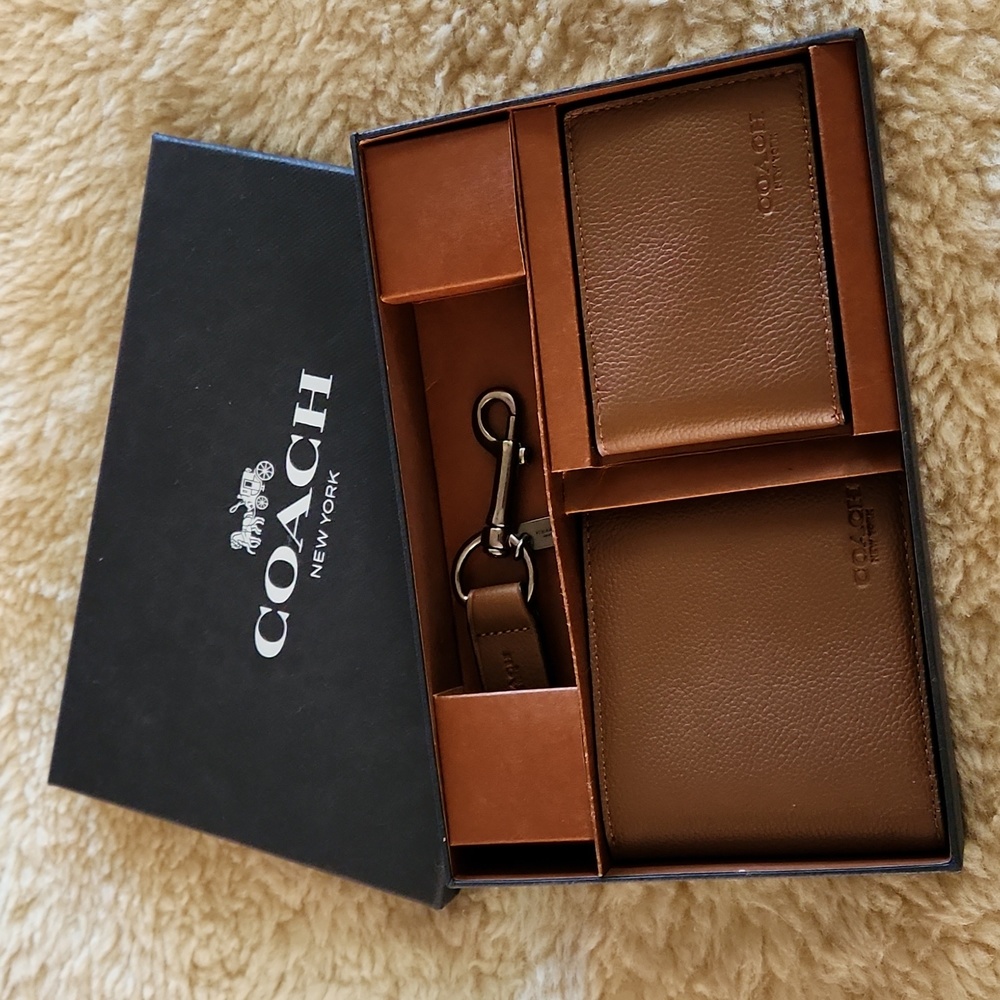 NWOT IOB Coach Men's Saddle Tan Wallet & Key Ring Boxed Set 🐎🎁